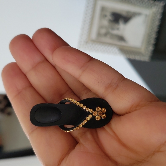 Fun one of kind brooch NWOT - Picture 3 of 5